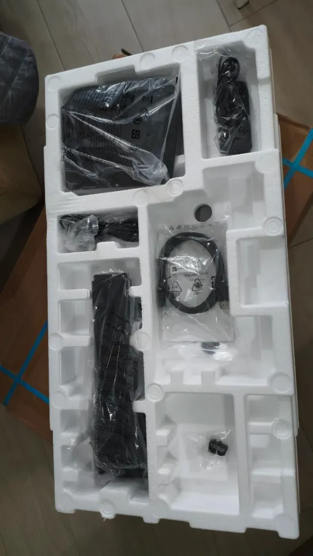 Monitor Gaming Titan Army 27 320Hz RGB nuevo