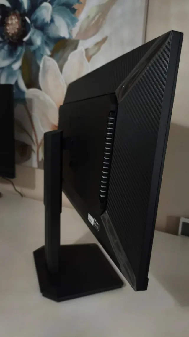 Monitor Gaming Titan Army 27 320Hz RGB nuevo