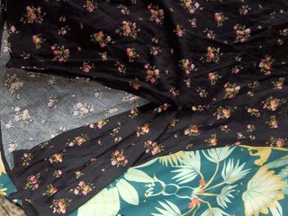 Falda negra flores