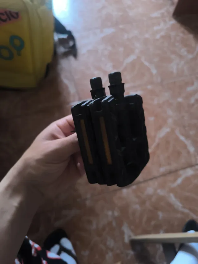 Pedale di bicicletta neri