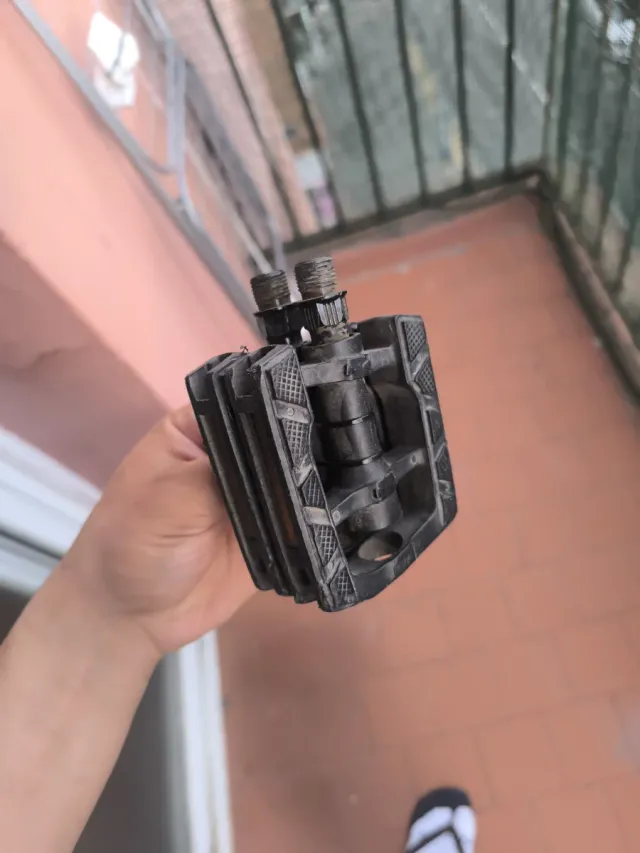 Pedale di bicicletta neri