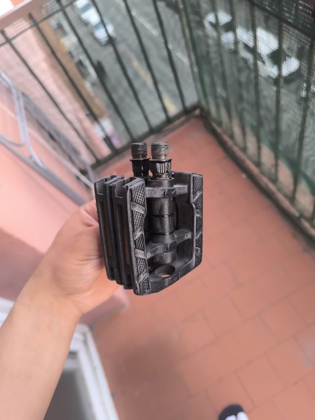 Pedale di bicicletta neri