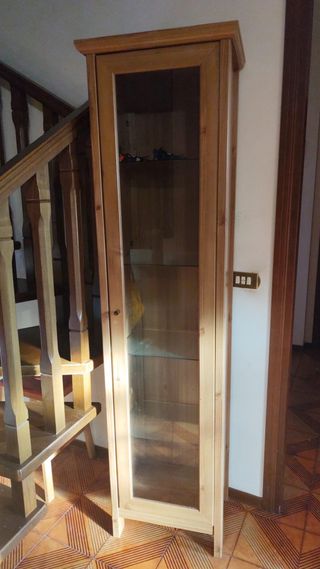 Vetrina in legno e vetro