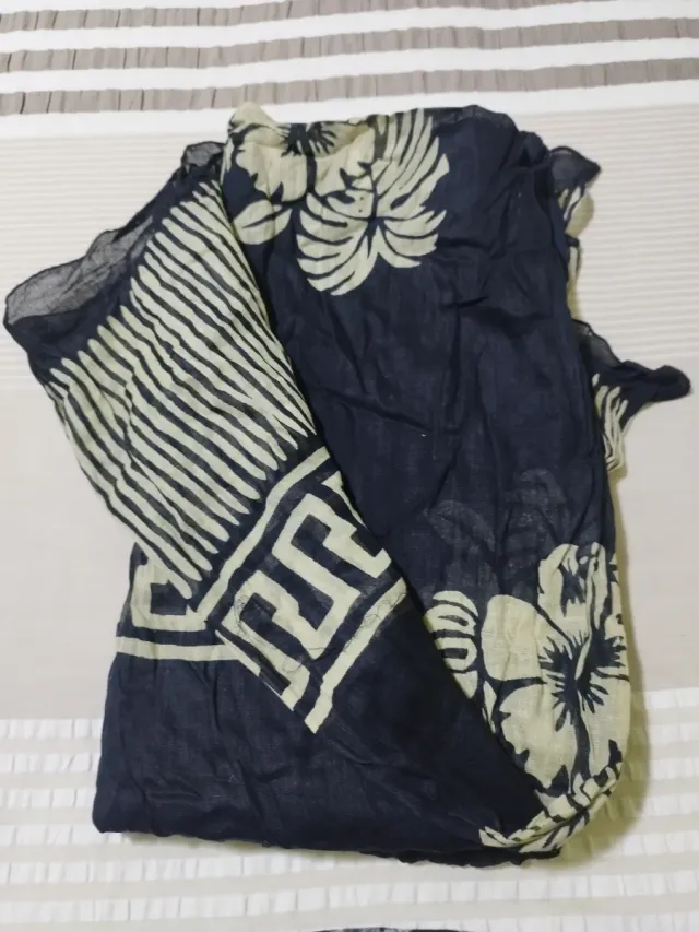 Chal fino beige y negro