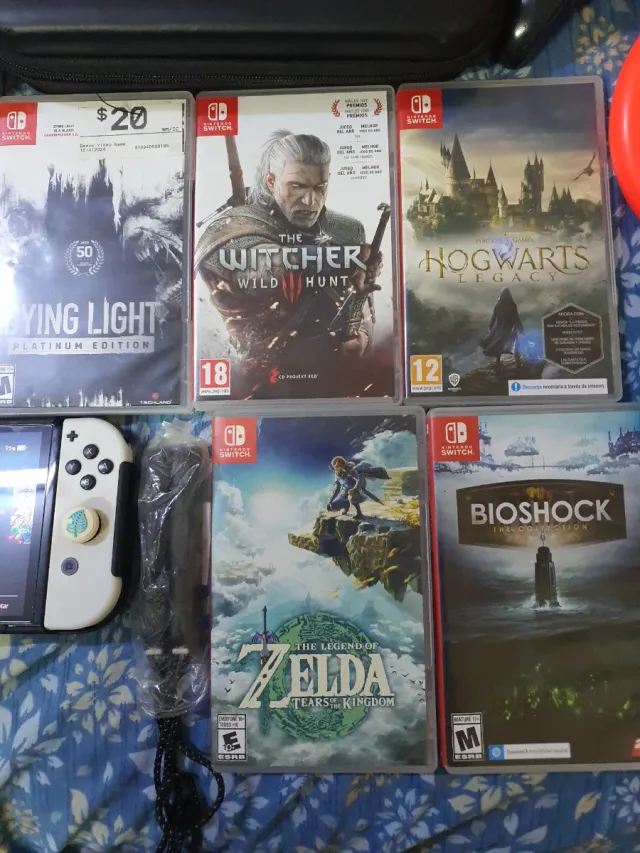 Nintendo Switch OLED Blanca y Negra