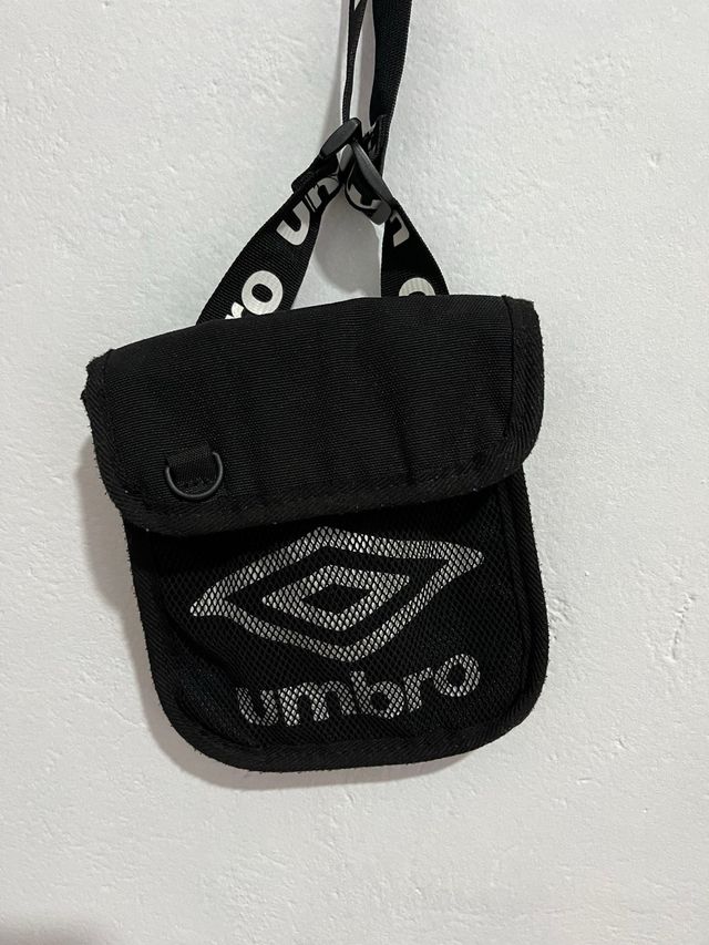 Bolso Umbro Negro Nuevo