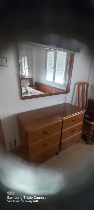 Cómoda de madera cerezo con espejo