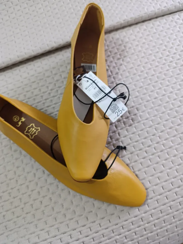 Zapatos planos mostaza