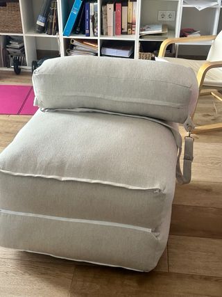 Puff doble convertible en cama