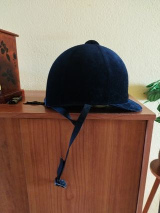 Casco hípica terciopelo Wembley. Sin uso.