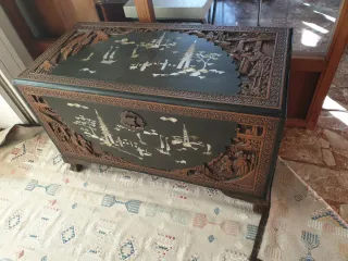 Baúl Chino Alcanfor Talla