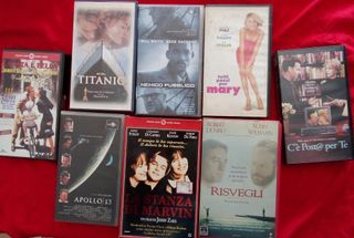 8 VHS - Titanic, Apollo 13, etc.