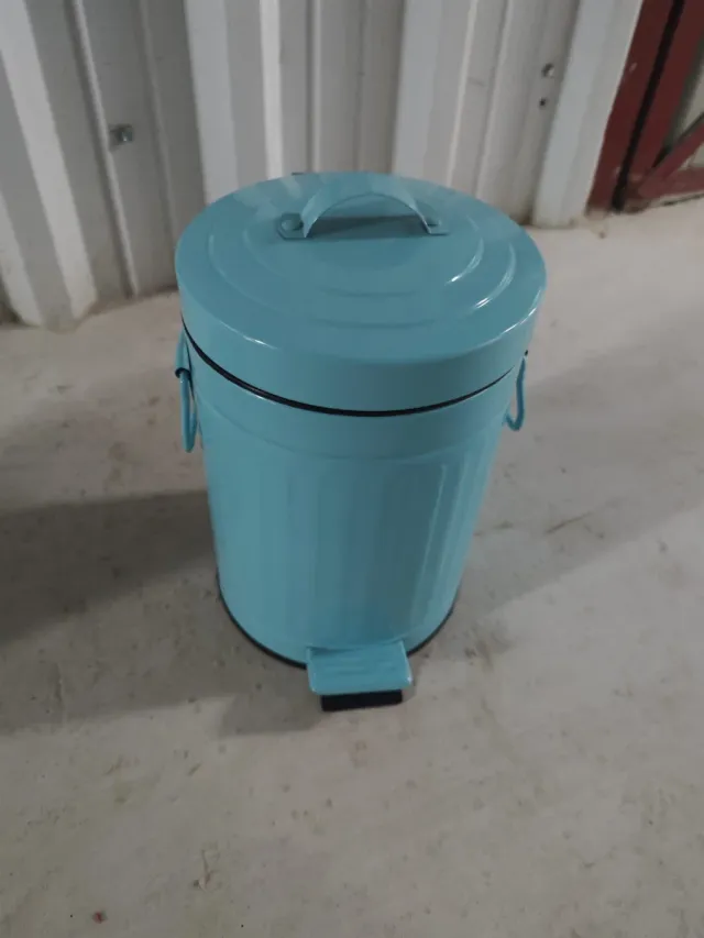 Cestino da bagno metallico blu