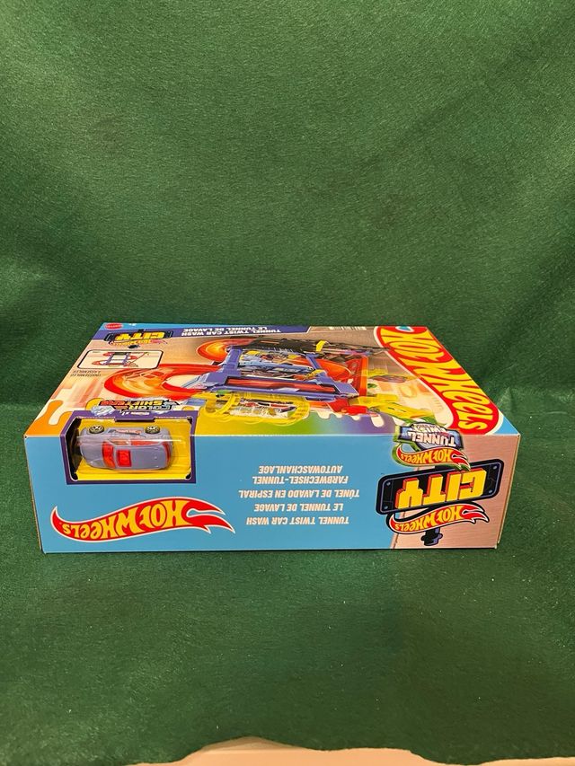 Hot Wheels City Tunnel Twist Car Wash