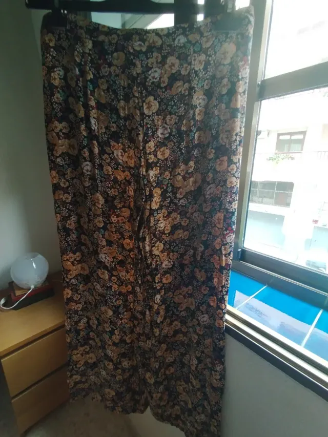 Pantalón ancho estampado floral