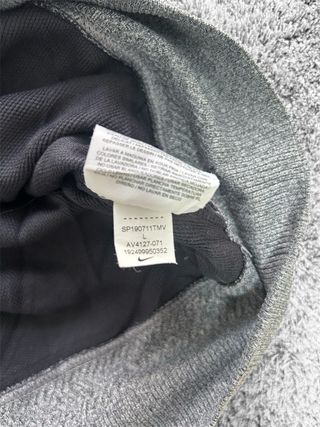 Sudadera Nike Dri-FIT gris talla L