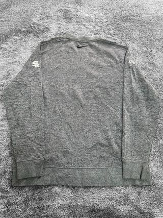 Sudadera Nike Dri-FIT gris talla L