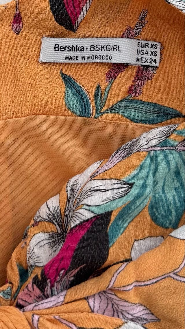 Macacão curto floral laranja XS