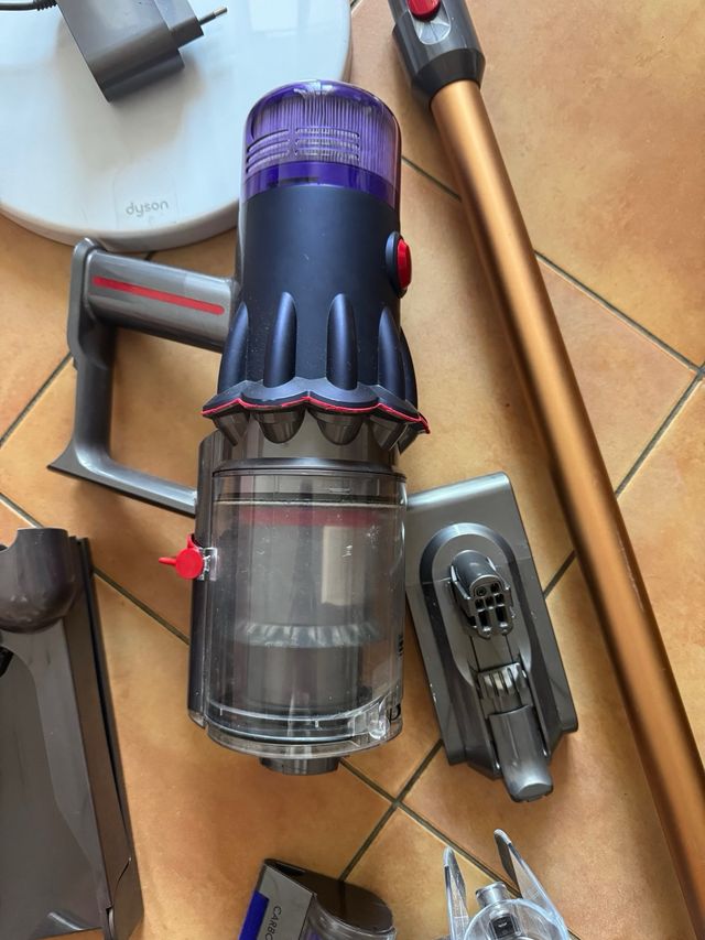 Dyson V12 Detect Slim Absolute – completo y en per