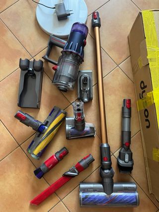 Dyson V12 Detect Slim Absolute – completo y en per