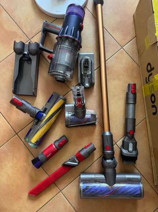 Dyson V12 Detect Slim Absolute – completo y en per