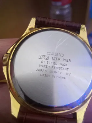Reloj Casio Correa Piel Marrón y Dorado