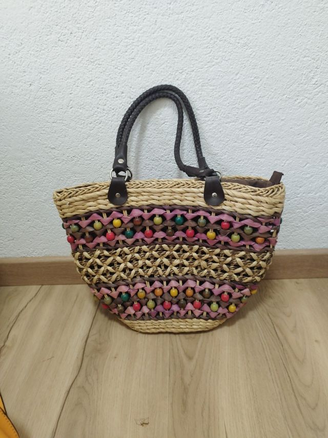 Bolso de rafia y bolso amarillo. 10€