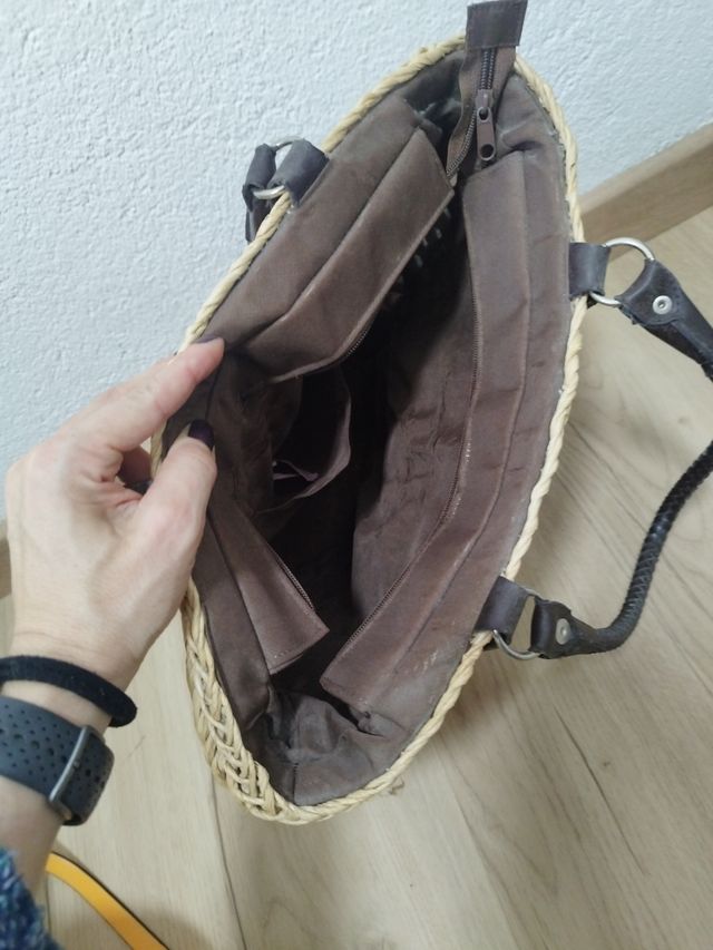 Bolso de rafia y bolso amarillo. 10€