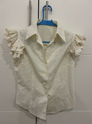 Camisa flamenca blanca hecha a mano