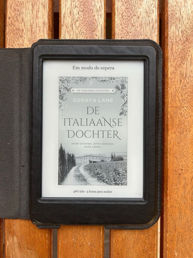 Kobo Nia com capa original