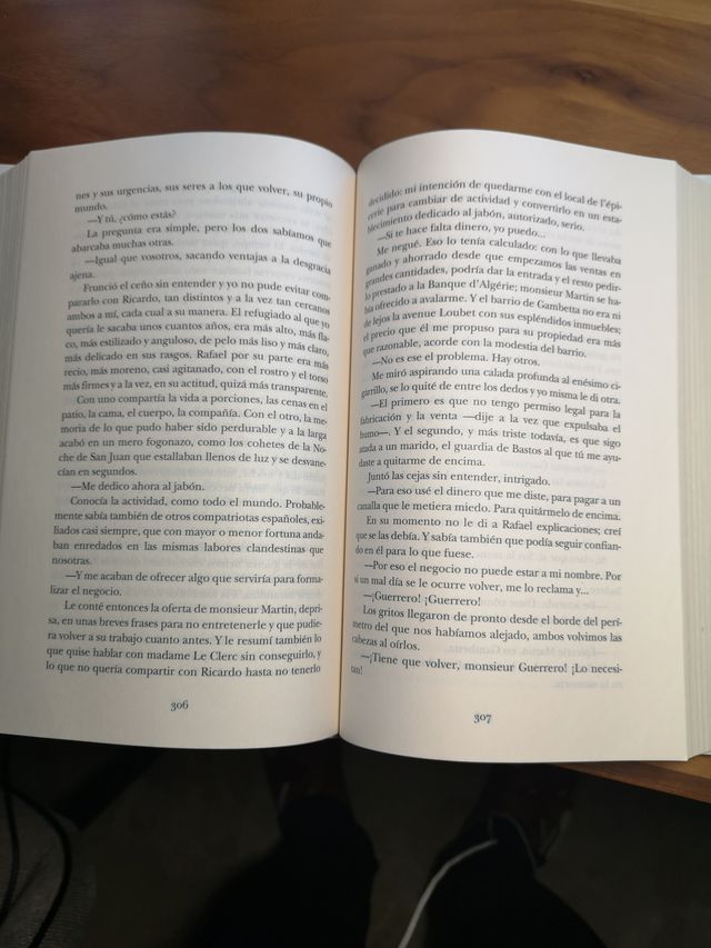 Por si un día volvemos de María Dueñas