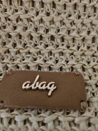 Bolso de rafia beige con volantes