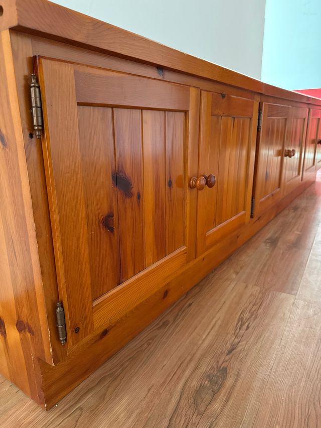 Aparador de madera maciza