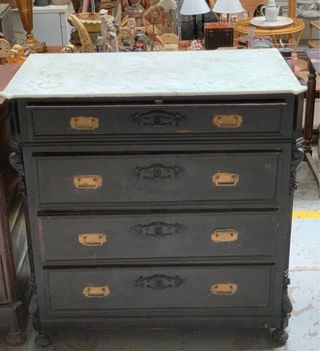 Coppia di comodini in legno antichi