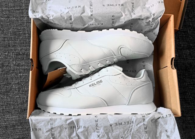 Zapatillas casual unisex Victory Kelme (Talla 42)