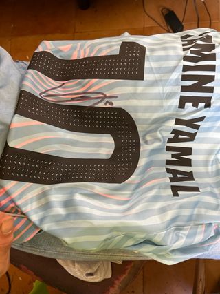 Camiseta firmada de Lamine Yamal La Capital
