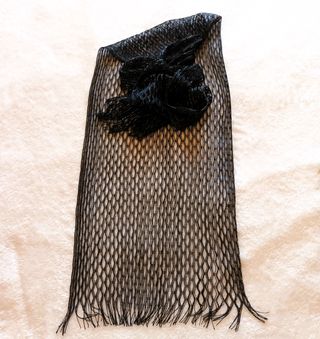 Fular Foulard Negro con Hilos Plateados