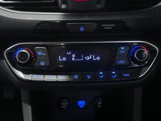 Hyundai i30 Klass SLX 1.5 DPI 110 5p