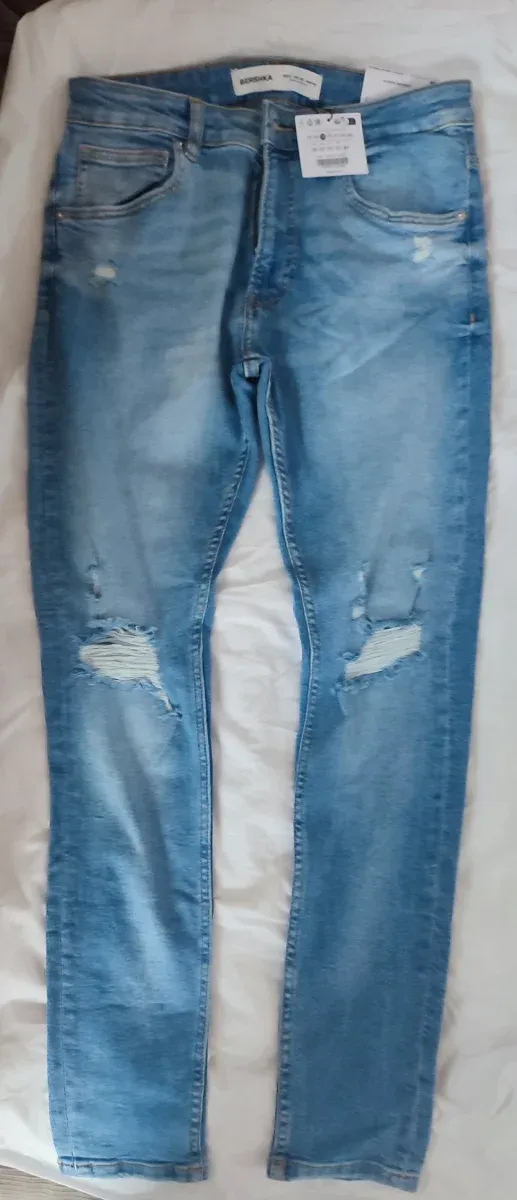 Pantalón tejano hombre desgastado