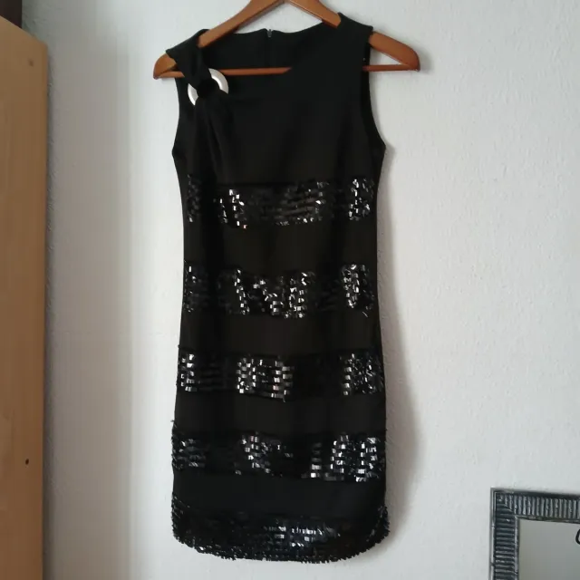 Vestido negro con lentejuelas