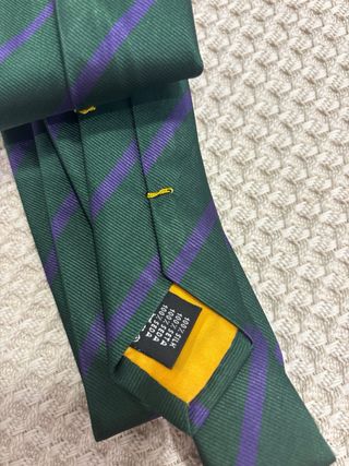 Corbata GANT verde y morada