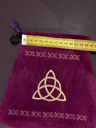 Sacchetto tarocchi in velluto viola con triquetra