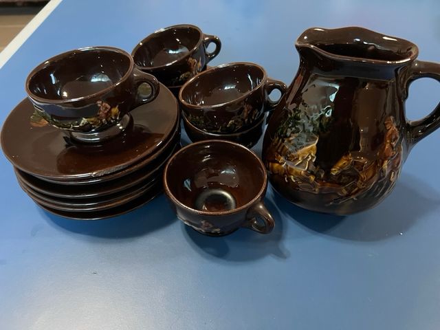 Juego de café de colección ecuestre años 50”