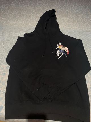 Sudadera Negra con Diseño Anime