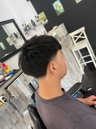 barbería a otro estilo con parking privado