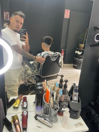 barbería a otro estilo con parking privado