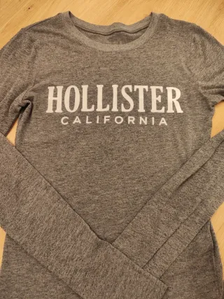 Camiseta Hollister California gris