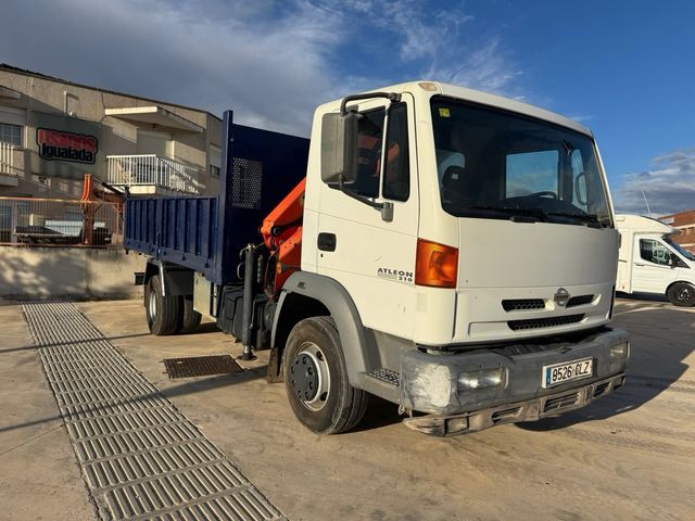 Camión Grúa y Volquete Nissan Atleon 210