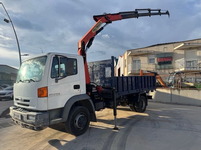 Camión Grúa y Volquete Nissan Atleon 210