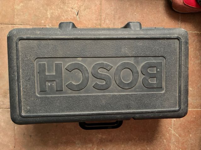 Amoladora Bosch GWS 6-115 con maletín